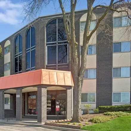 Buy this 1 bed condo on 4949 Golf Road in Skokie, IL 60077