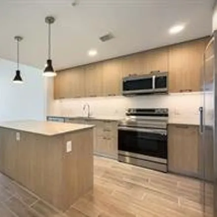 Rent this 3 bed condo on 3811 Shipping Avenue