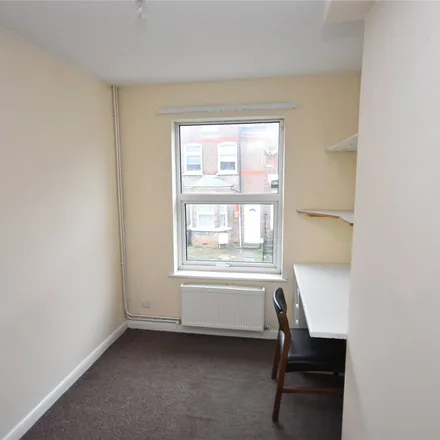 Rent this 6 bed apartment on Buxton Road in Luton, LU1 1RE