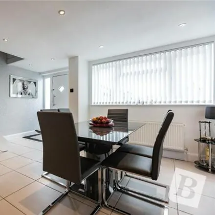 Image 7 - Copperfield Gardens, Brentwood, CM14 4UD, United Kingdom - Townhouse for sale