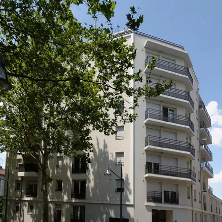 Rent this 3 bed apartment on 193 Avenue Roger Salengro in 69100 Villeurbanne, France