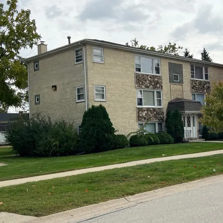 Rent this 2 bed house on 395 Elk Boulevard in Des Plaines, IL 60016