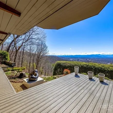 Image 3 - 183 Bent Tree Road, Asheville, NC 28804, USA - House for sale