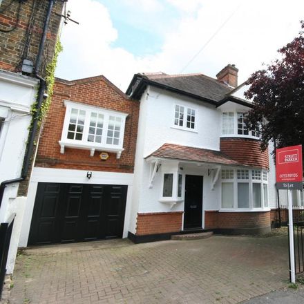 Rent this 5 bed house on East Common in Gerrards Cross, SL9 7QA