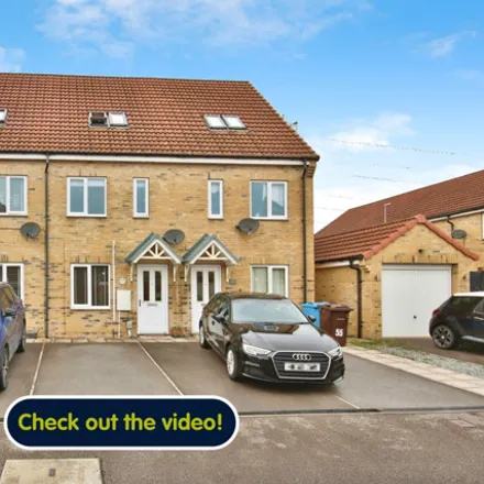 Buy this 3 bed townhouse on Chartwell Gardens in Hull, HU7 3FB