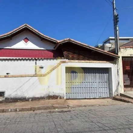 Buy this 2 bed house on Rua Pedro Narciso Rodrigues in Quadrante Nordeste, Pouso Alegre - MG