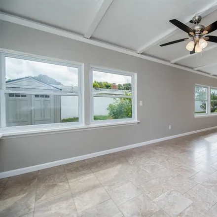 Image 4 - 5028 42nd Street South, Broadwater, Saint Petersburg, FL 33711, USA - House for sale
