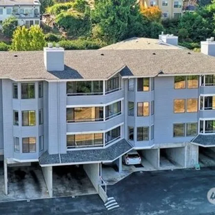 Buy this 2 bed condo on 1220 6th Avenue South in Edmonds, WA 98020