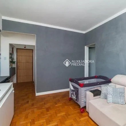 Buy this 2 bed apartment on UFRGS Departamento de Artes Dramáticas in Avenida Senador Salgado Filho 340, Historic District