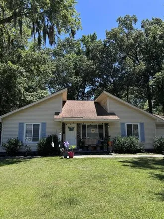 Buy this 3 bed house on 106 Teddy Ct in Summerville, South Carolina