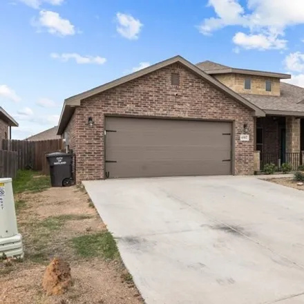 Image 2 - 6907 Yellow Rose Court, Midland, TX 79705, USA - House for sale