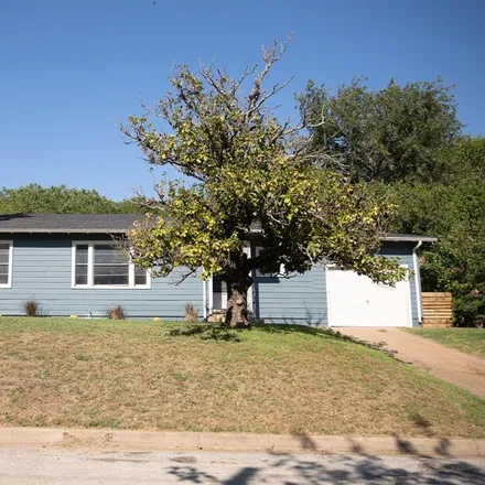 Buy this 3 bed house on 1306 Eastview Drive in Weatherford, TX 76086
