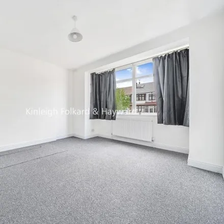 Image 1 - Garden Avenue, Lonesome, London, CR4 2AG, United Kingdom - House for rent