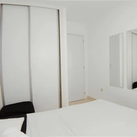 Image 4 - Madrid, Centro Europeo de Estudios Profesionales, Paseo de Extremadura, 28011 Madrid - Room for rent