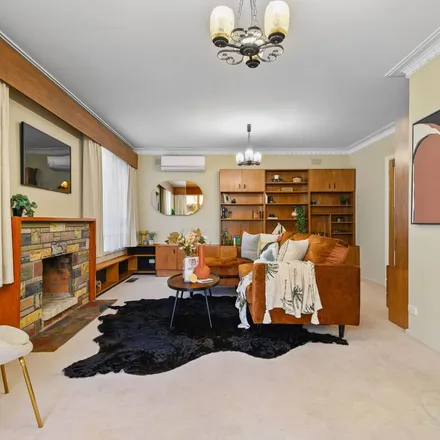 Image 6 - 22 Rosalind Crescent, Blackburn VIC 3131, Australia - Apartment for rent