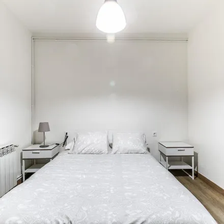 Image 3 - Travessera de Gràcia, 372, 08025 Barcelona, Spain - Apartment for rent