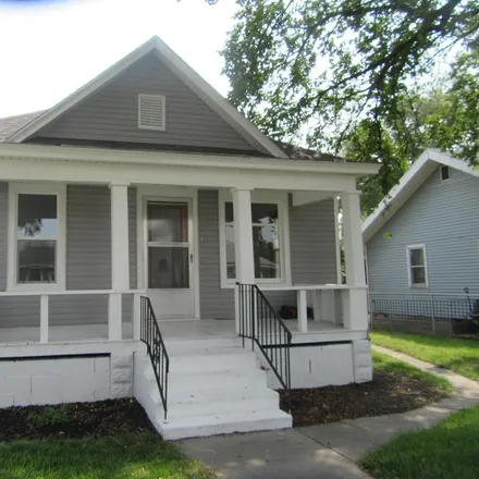 Buy this 3 bed house on 801 West 5th Street in Grand Island, NE 68801
