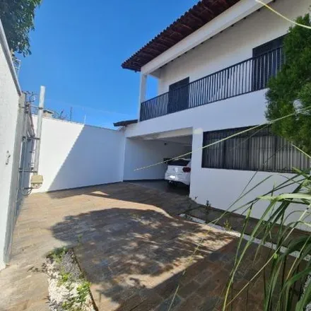 Buy this 5 bed house on Avenida Juiz de Direito Doutor João Pires de Camargo in Vila Ferroviária, Araraquara - SP