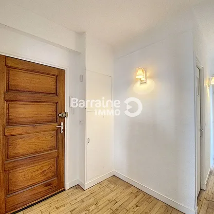 Image 7 - 40 Rue Voltaire, 29200 Brest, France - Apartment for rent
