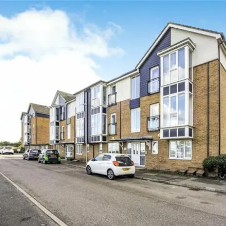 Buy this 2 bed apartment on Bridgland Road in Purfleet-on-Thames, RM19 1AP