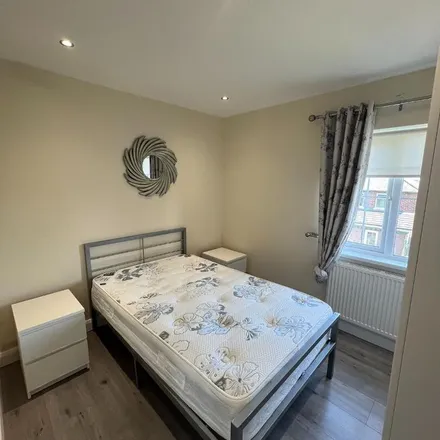 Rent this 3 bed apartment on Graymount Park in Belfast, BT36 7DG