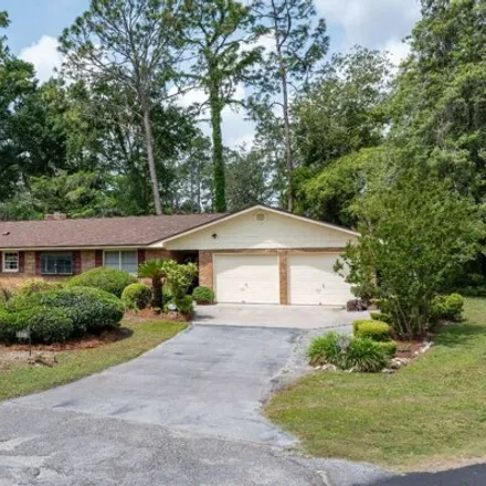 Buy this 3 bed house on 956 Pineview Circle in Live Oak, FL 32064