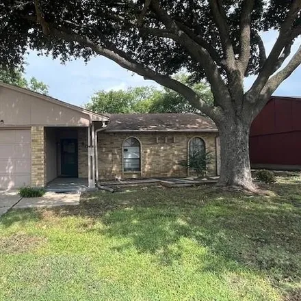 Buy this 3 bed house on 401 S Willow St in Mansfield, Texas