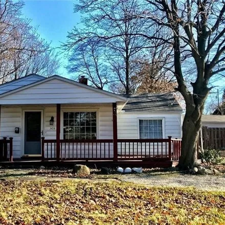 Rent this 3 bed house on 885 35th Street Northwest in Edgefield, Canton