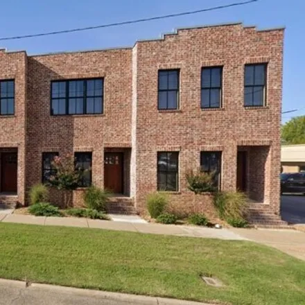 Buy this studio townhouse on 410 W Monroe Ave in Jonesboro, Arkansas