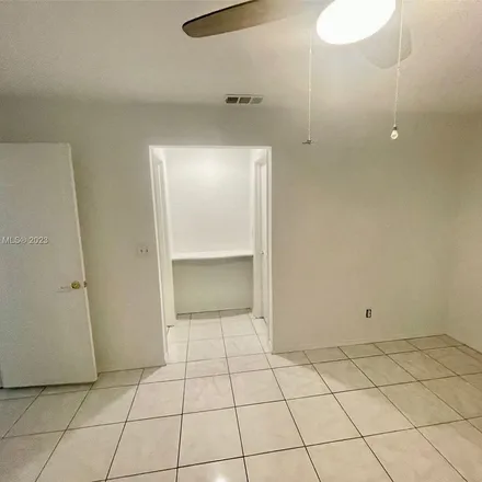 Image 8 - 3627 Northwest 17th Way, Royal Palm Isles, Broward County, FL 33309, USA - Apartment for rent