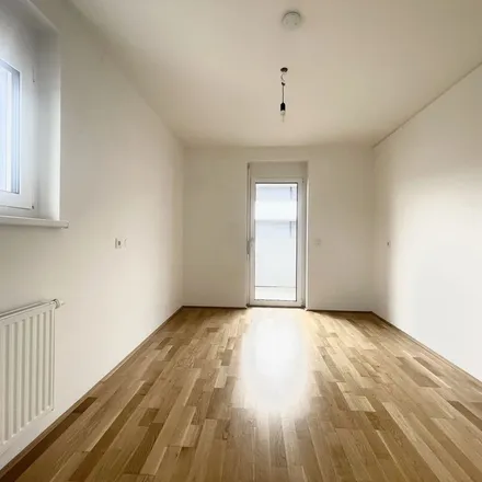 Rent this 3 bed apartment on Alte Poststraße 106 in 8020 Graz, Austria