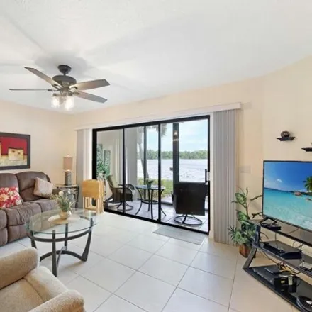 Image 2 - 374 Liberty Court, Lakeview, Deerfield Beach, FL 33442, USA - Condo for sale