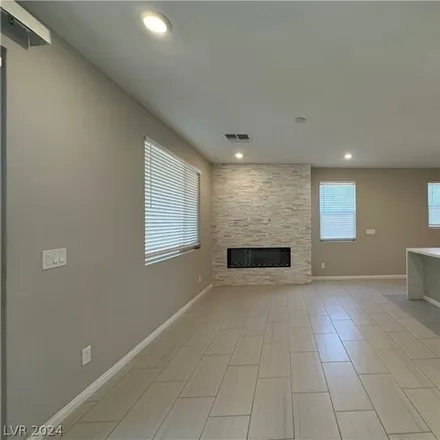 Image 3 - Glowing Dawn Avenue, Summerlin South, NV 89135, USA - House for rent