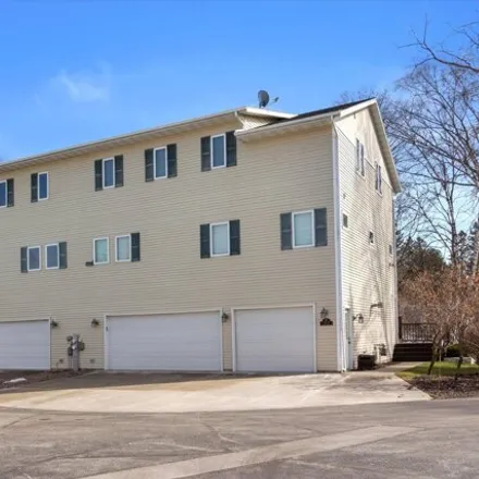 Image 3 - 362 Carriage House Lane, Elkhart Lake, Sheboygan County, WI 53020, USA - Condo for sale