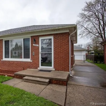 Buy this 3 bed house on 19113 Lister Avenue in Eastpointe, MI 48021
