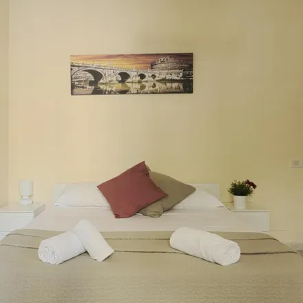 Image 4 - Via di Sant'Erasmo, 00183 Rome RM, Italy - Apartment for rent