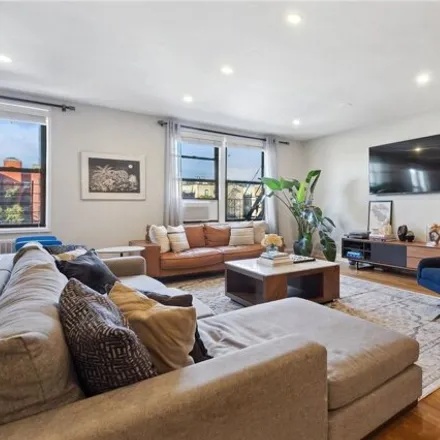 Image 3 - The Monteray, 37-30 83rd Street, New York, NY 11372, USA - Apartment for sale