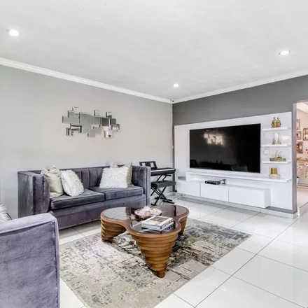 Image 9 - Northgate Mall, Doncaster Drive, Johannesburg Ward 114, Randburg, 2188, South Africa - Apartment for rent