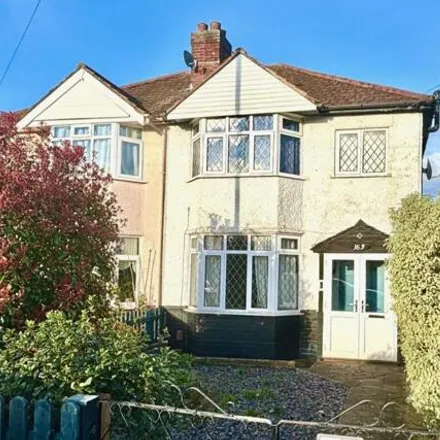 Buy this 3 bed duplex on 131 Pooley Green Road in Pooley Green, TW20 8AA