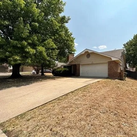 Image 3 - 2894 Glen Hollow Circle, Arlington, TX 76016, USA - House for sale