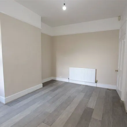 Rent this 3 bed apartment on Colchester Road in Southend-on-Sea, SS2 6HP