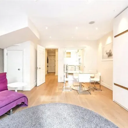 Image 2 - 10 Lansdowne Mews, London, W11 3AA, United Kingdom - Apartment for rent