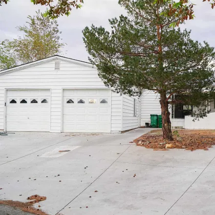 Buy this 3 bed house on 324 Saturn Circle in Washoe County, NV 89521