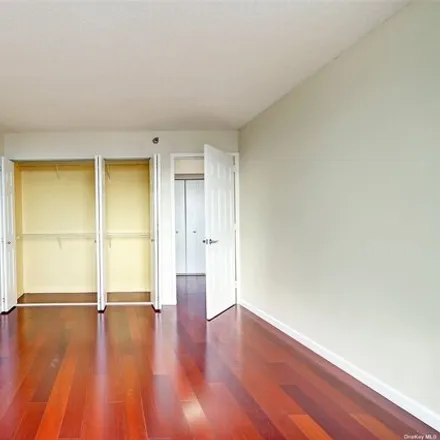 Image 9 - 4-74 48th Ave Unit 20K, New York, 11109 - Apartment for rent