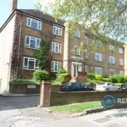 Rent this 2 bed apartment on Linksview in Great North Road, London