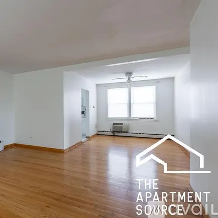 Rent this 2 bed apartment on 2422 W Farragut Ave