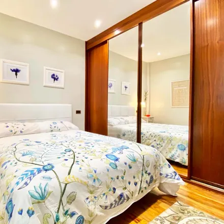 Rent this 1 bed room on Calle Iparraguirre / Iparraguirre kalea in 9Y, 48009 Bilbao