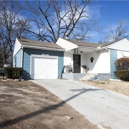Buy this 5 bed house on 1700 Fuller Avenue in Kansas City, MO 64126