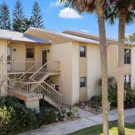 Buy this 2 bed condo on 2980 Bogey Lane in Melbourne, FL 32935