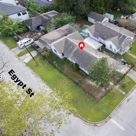 Buy this 3 bed house on 1314 Egypt Street in Houston, TX 77009